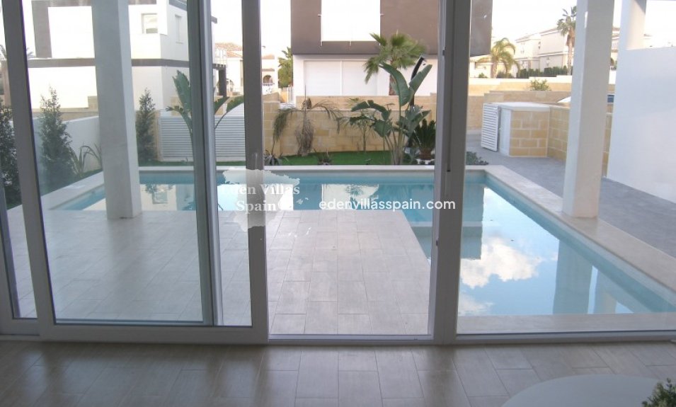 Obra Nueva - Villa costera - Santa Pola