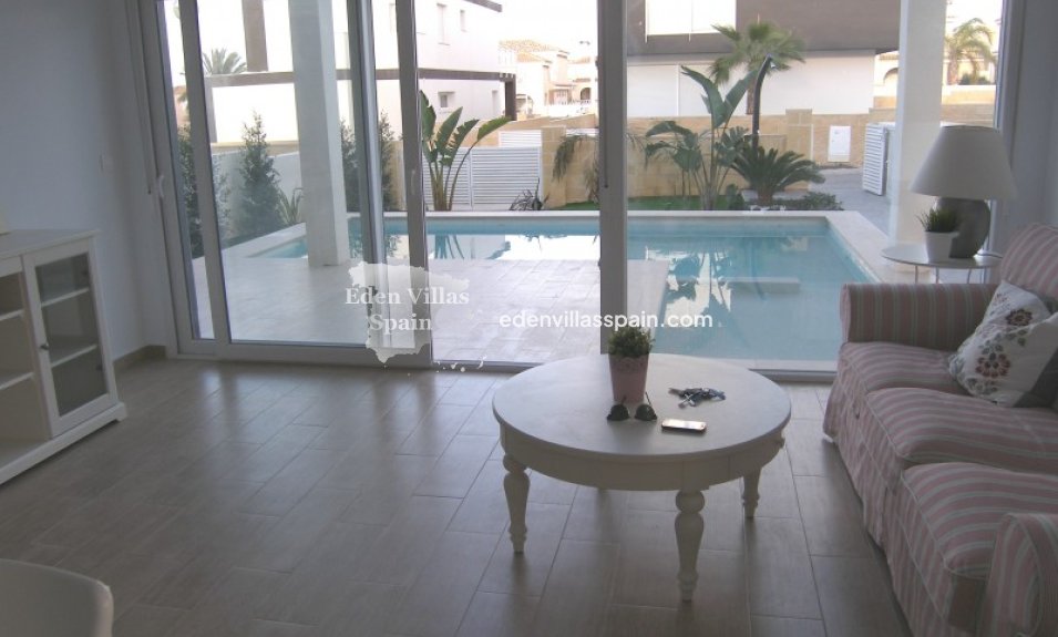 Obra Nueva - Villa costera - Santa Pola