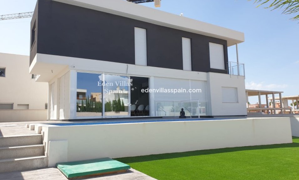 Obra Nueva - Villa costera - Santa Pola