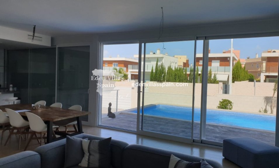 Obra Nueva - Villa costera - Santa Pola