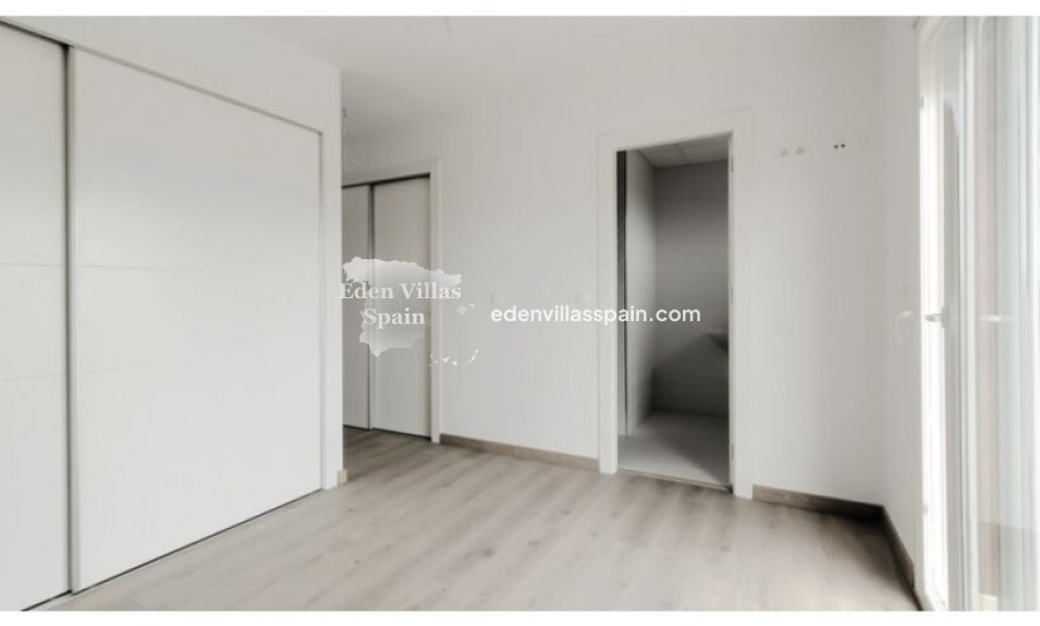 Obra Nueva - Villa costera - Santa Pola