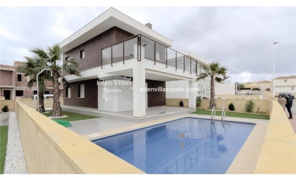 Obra Nueva - Villa costera - Santa Pola