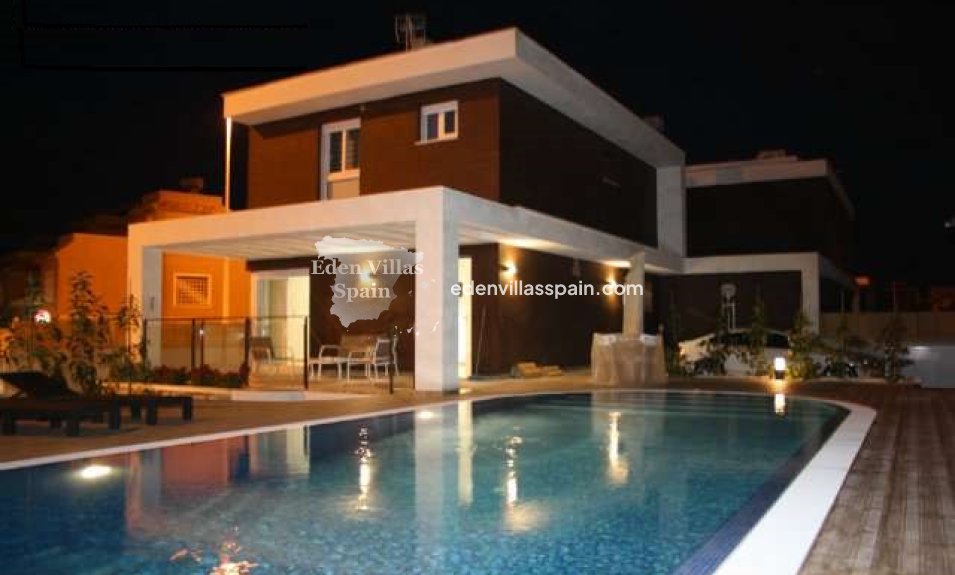 Obra Nueva - Villa costera - Santa Pola