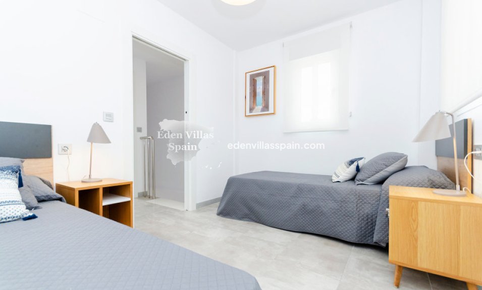 Obra Nueva - Villa costera - Torrevieja