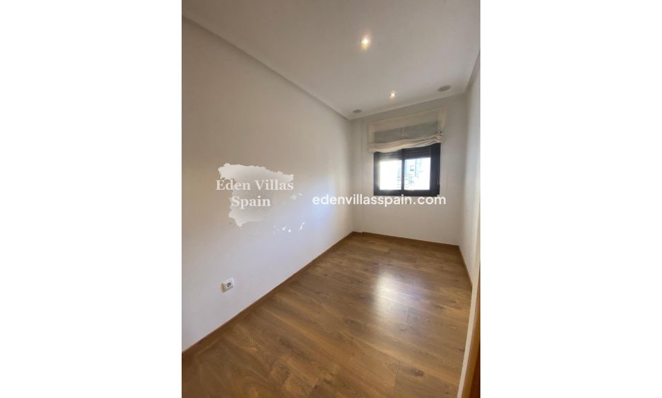 Resale - Apartment - Almoradi