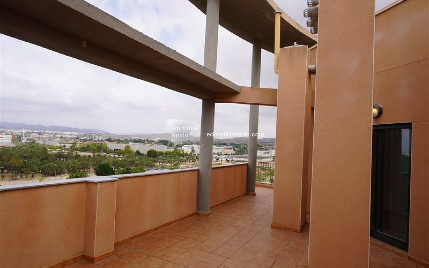 Resale - Apartment - Elche