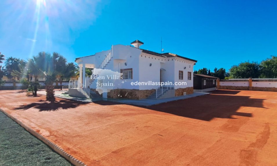 Resale - Coastal Villa - Catral