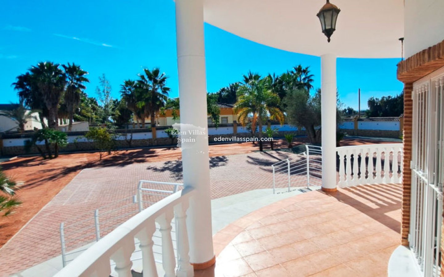 Resale - Coastal Villa - Catral