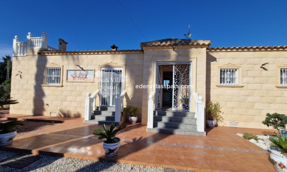 Resale - Coastal Villa - Catral