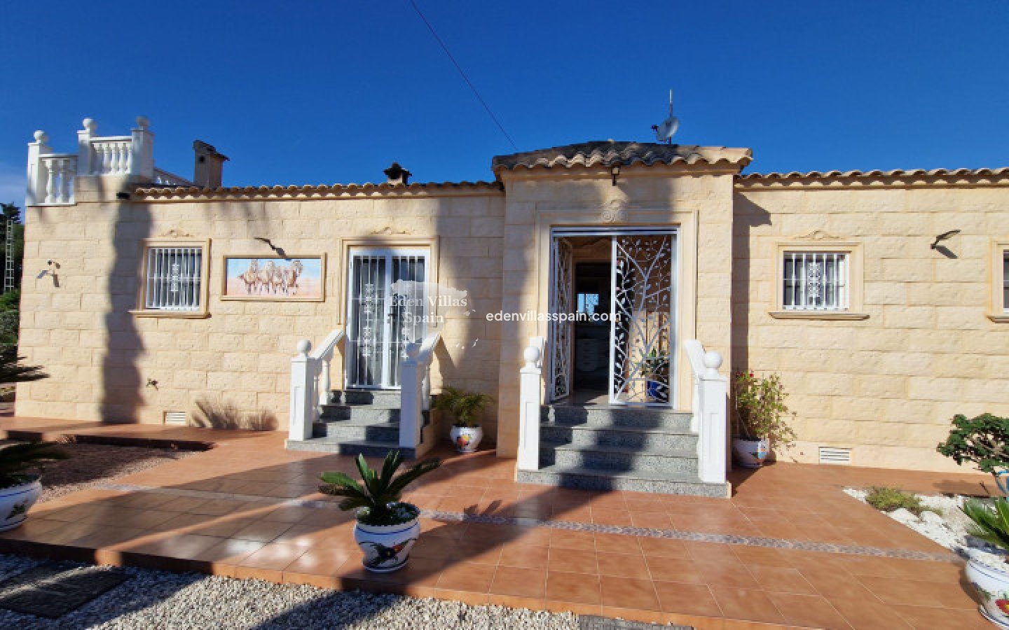 Resale - Coastal Villa - Catral