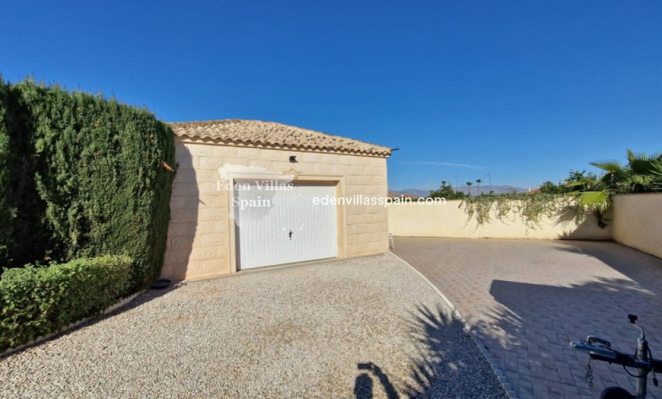 Resale - Coastal Villa - Catral