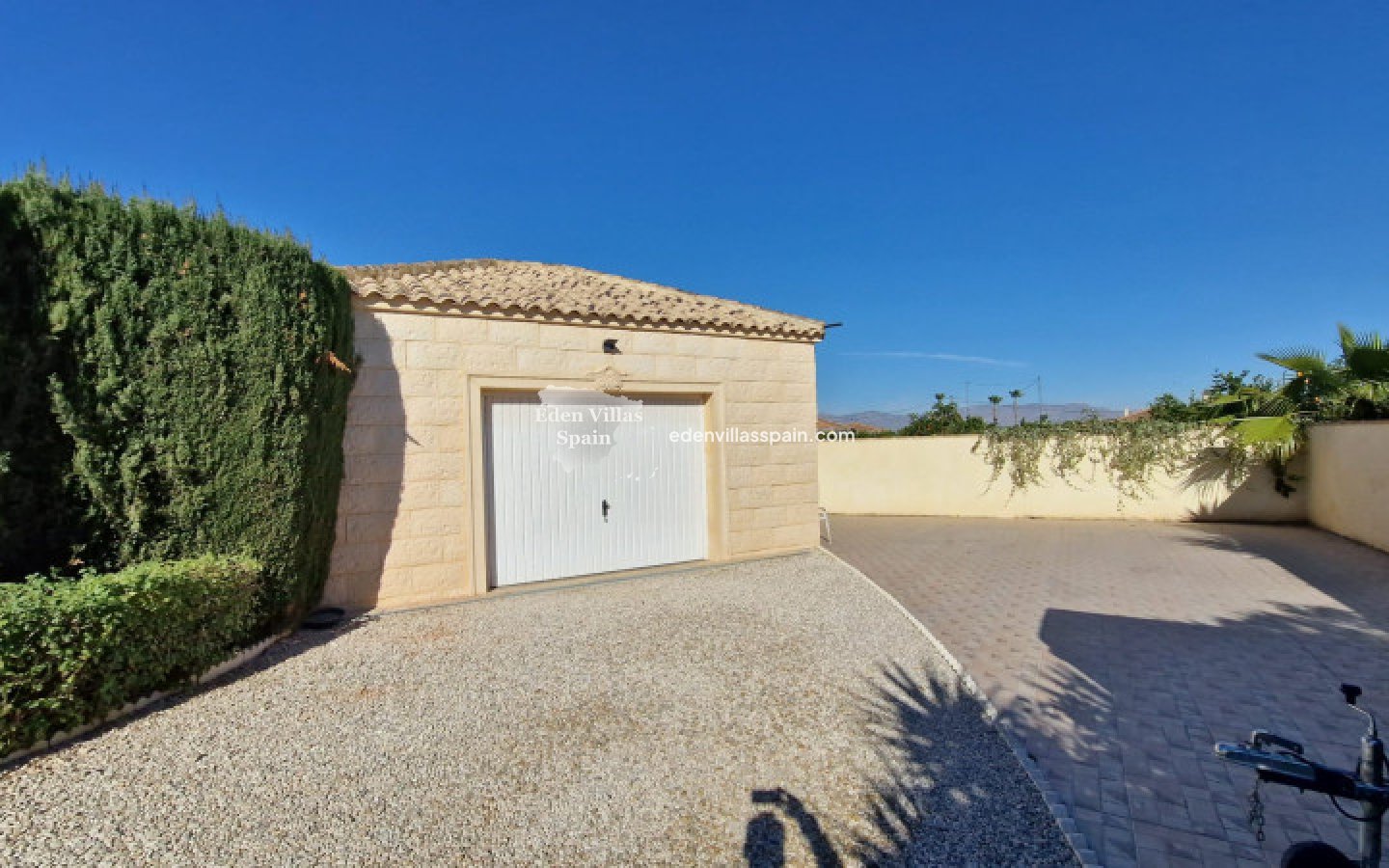 Resale - Coastal Villa - Catral