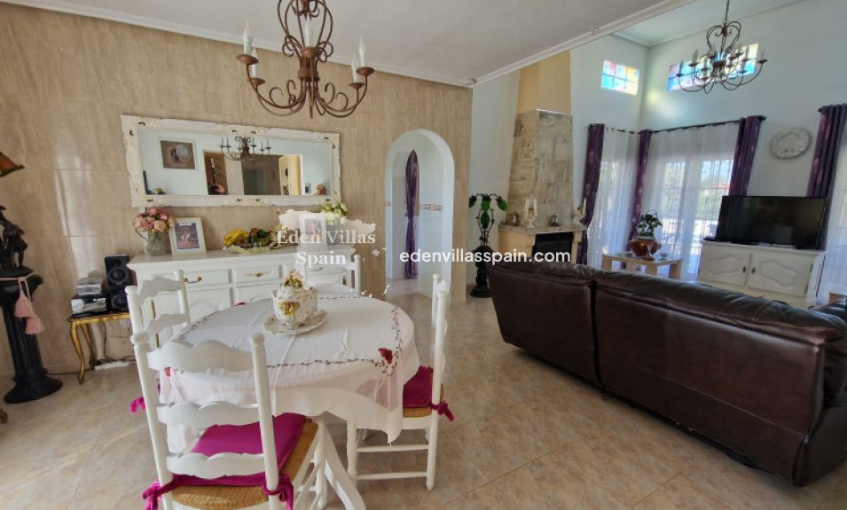 Resale - Coastal Villa - Catral