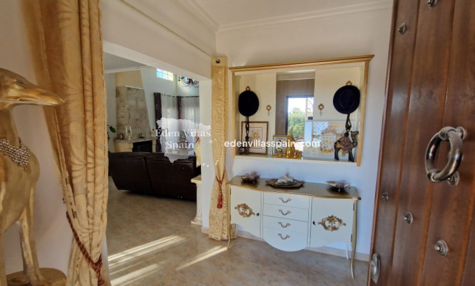 Resale - Coastal Villa - Catral