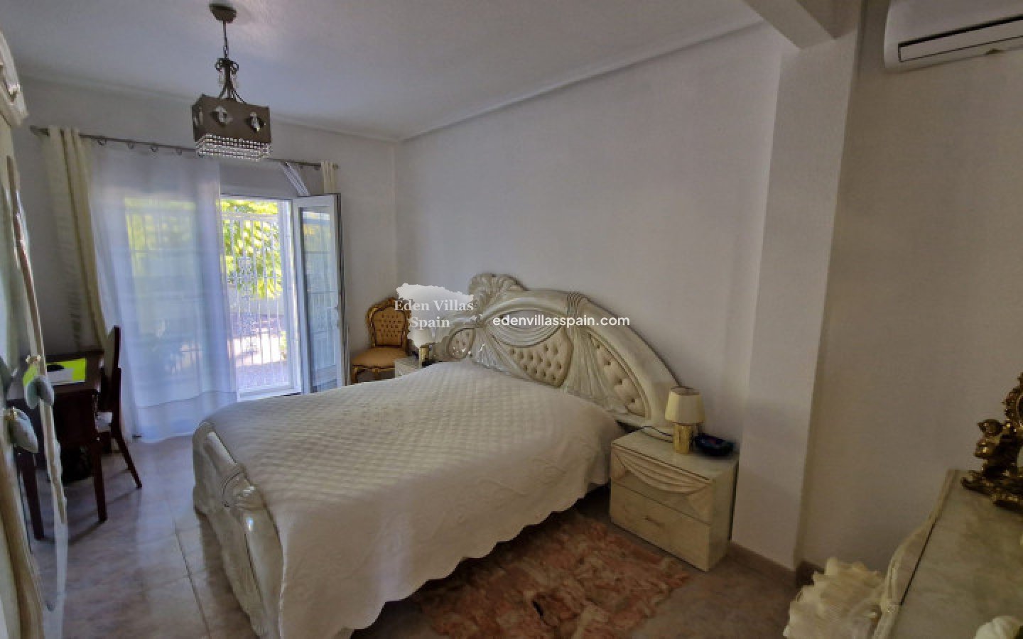 Resale - Coastal Villa - Catral