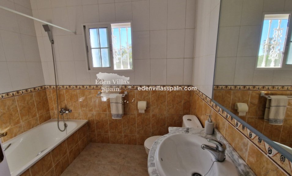 Resale - Coastal Villa - Catral