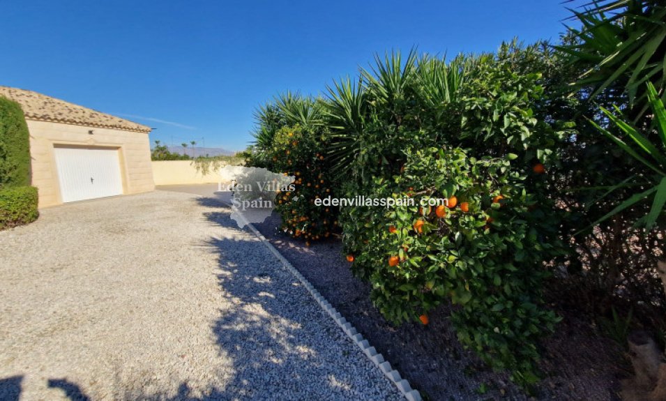 Resale - Coastal Villa - Catral