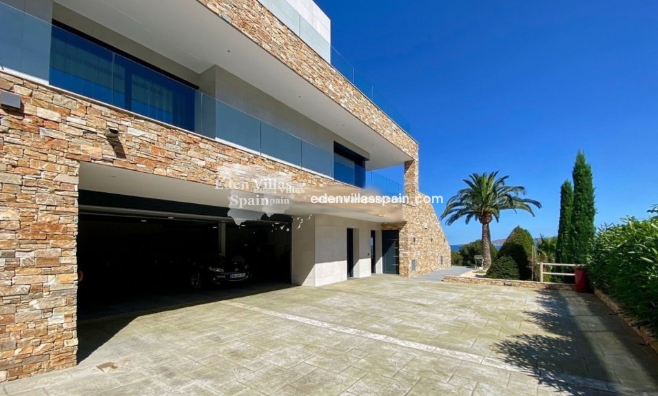 Resale - Coastal Villa - Grifeu