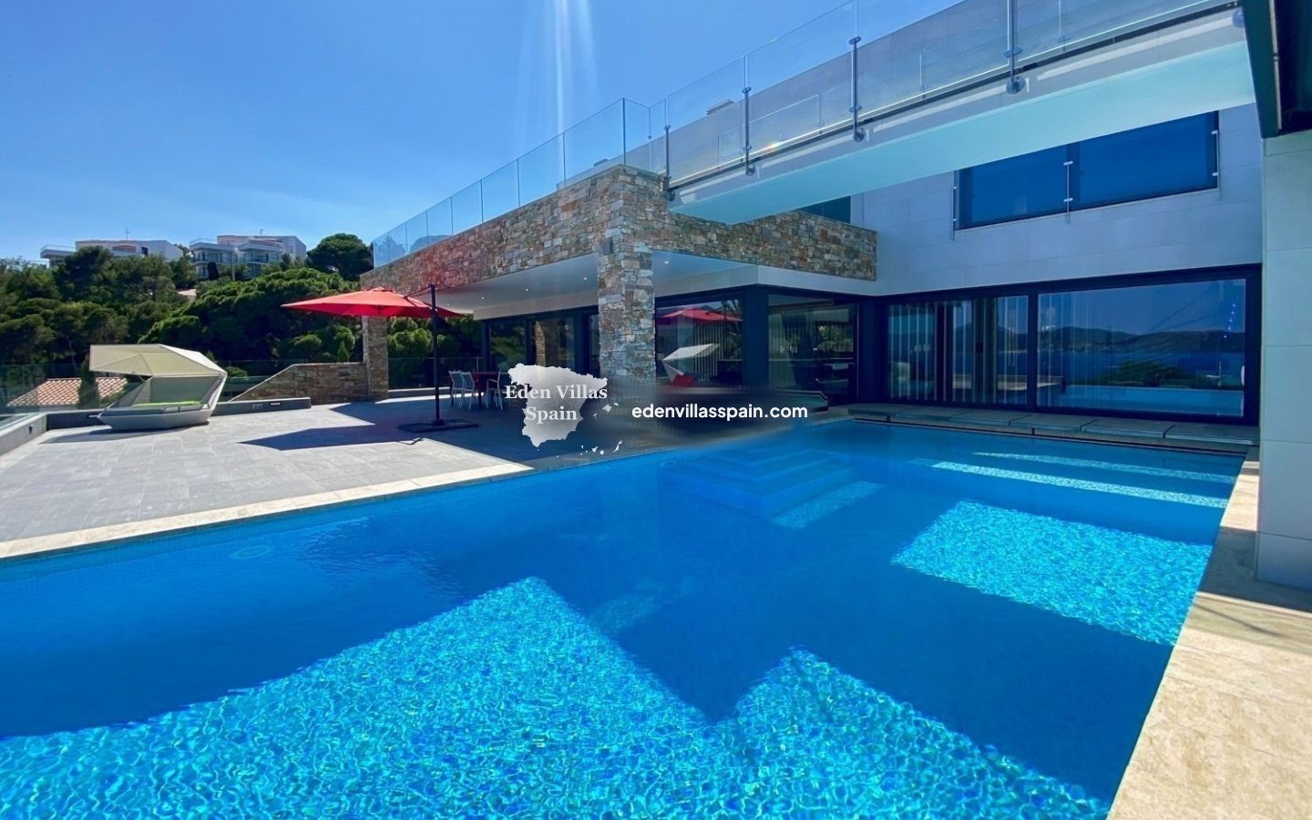 Resale - Coastal Villa - Grifeu