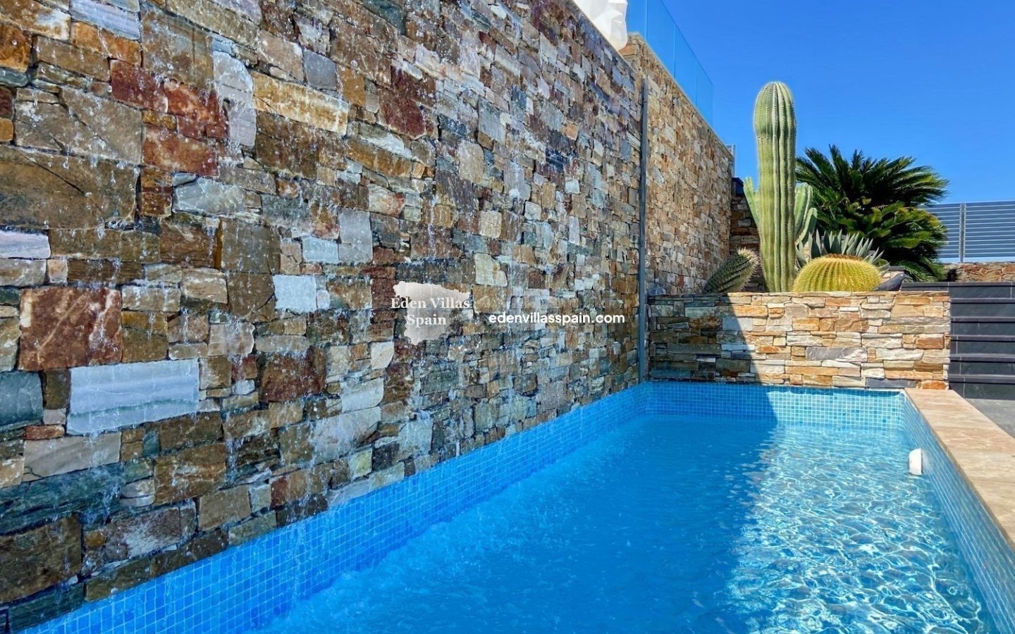 Resale - Coastal Villa - Grifeu