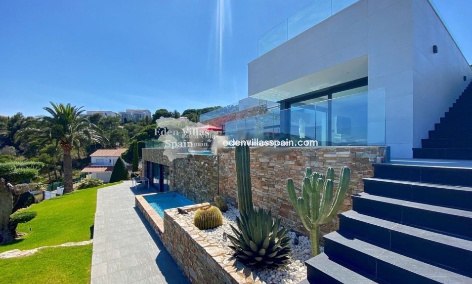Resale - Coastal Villa - Grifeu