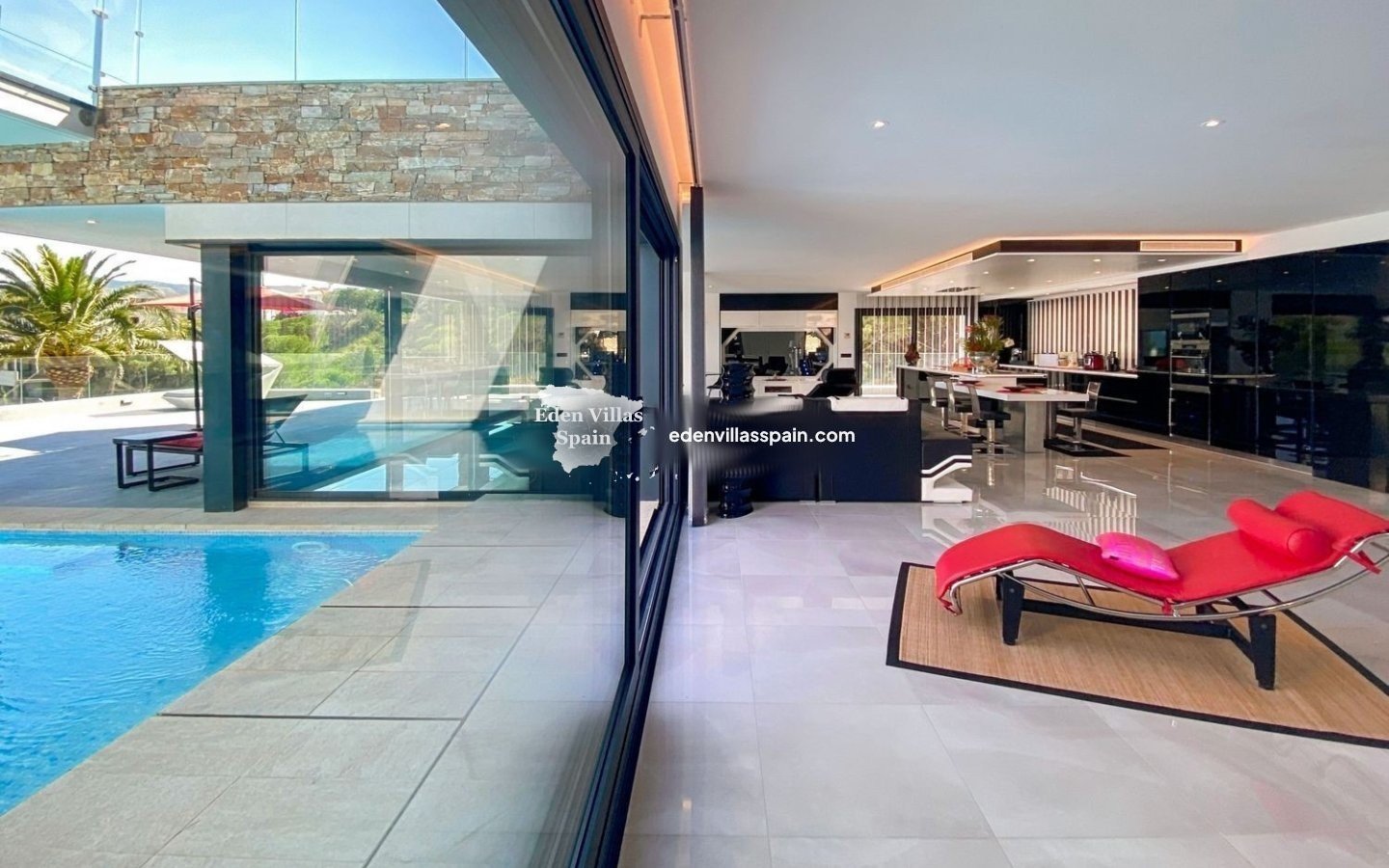 Resale - Coastal Villa - Grifeu