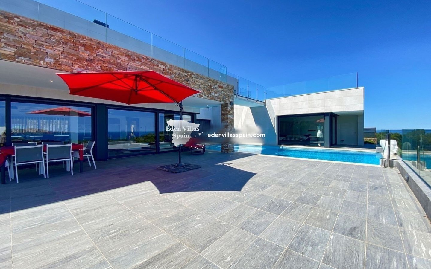 Resale - Coastal Villa - Grifeu