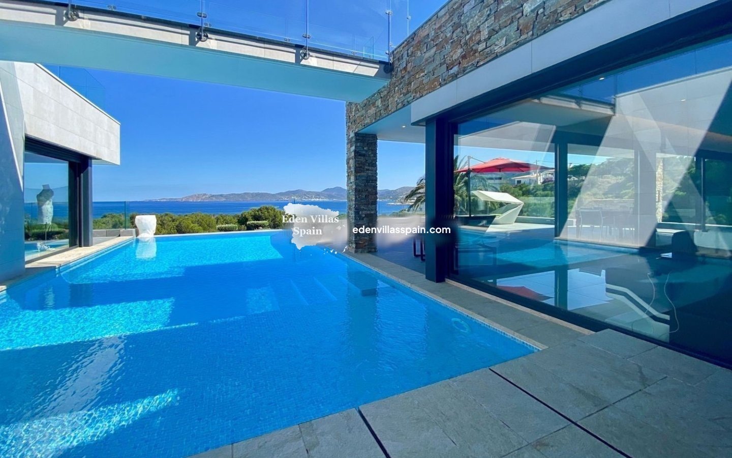 Resale - Coastal Villa - Grifeu