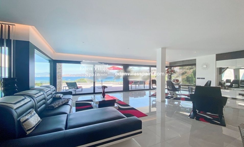 Resale - Coastal Villa - Grifeu