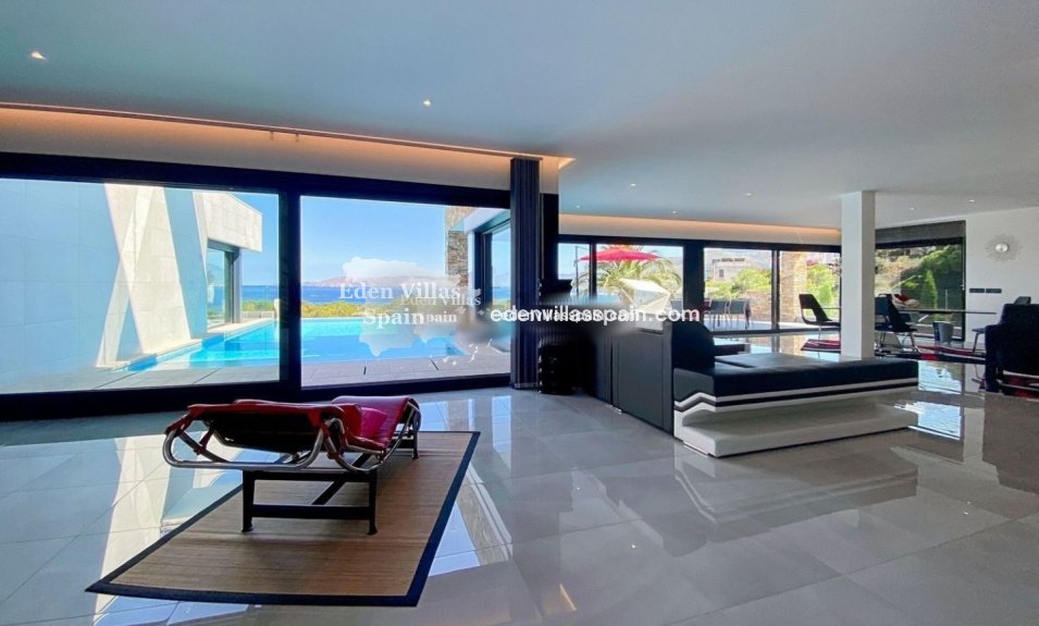 Resale - Coastal Villa - Grifeu