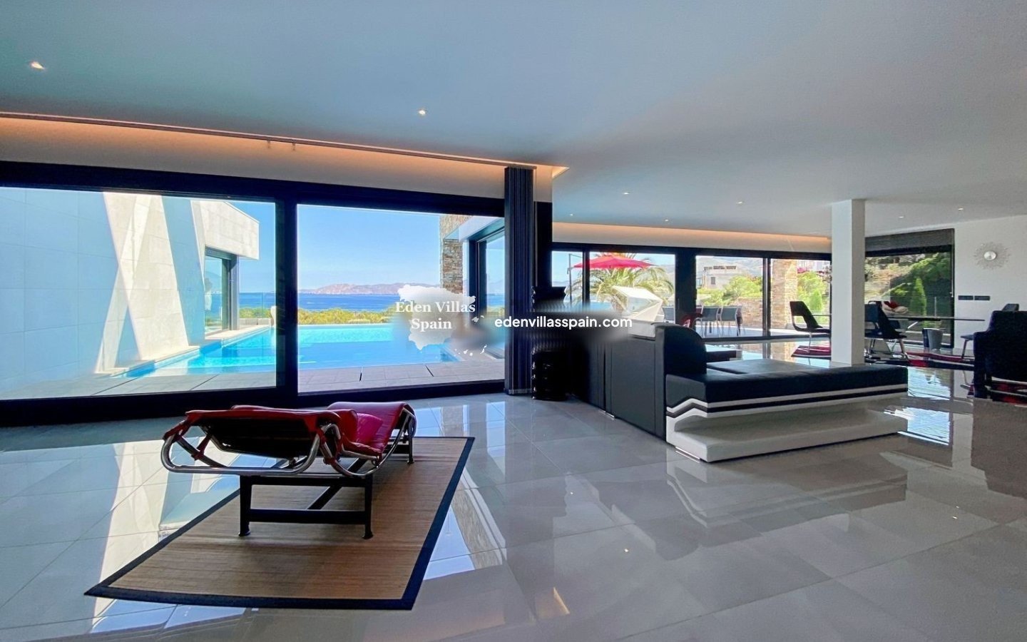 Resale - Coastal Villa - Grifeu