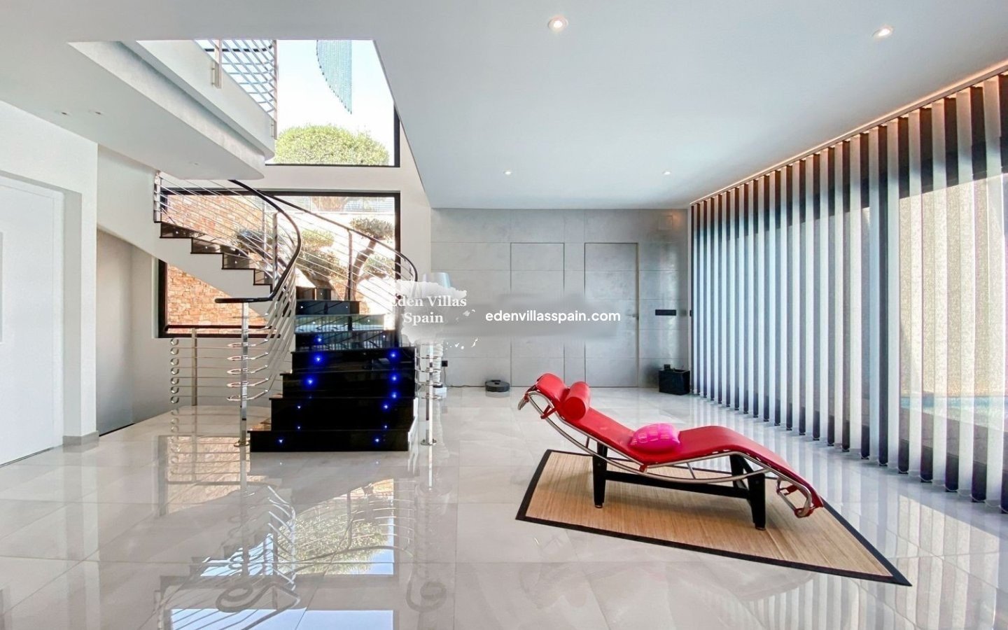 Resale - Coastal Villa - Grifeu