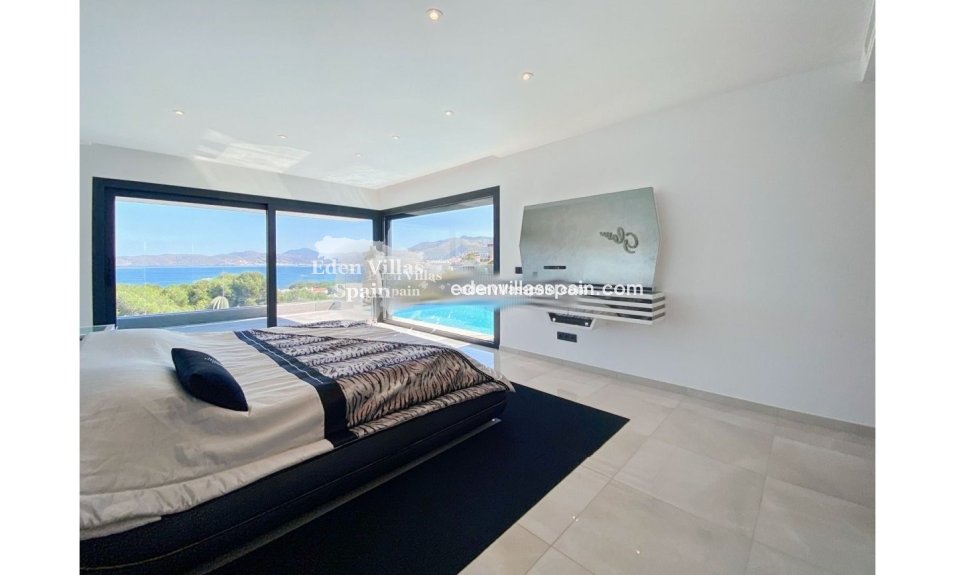 Resale - Coastal Villa - Grifeu