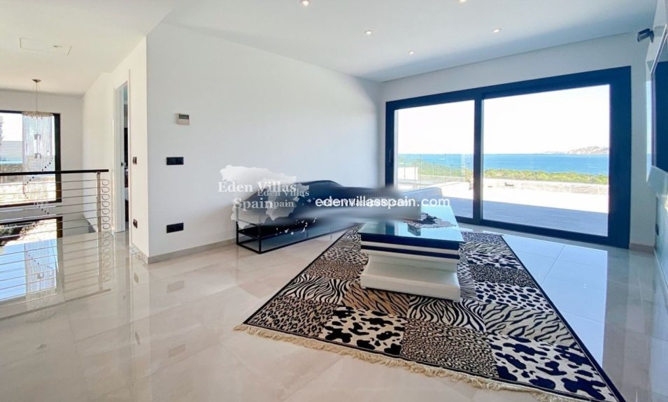 Resale - Coastal Villa - Grifeu