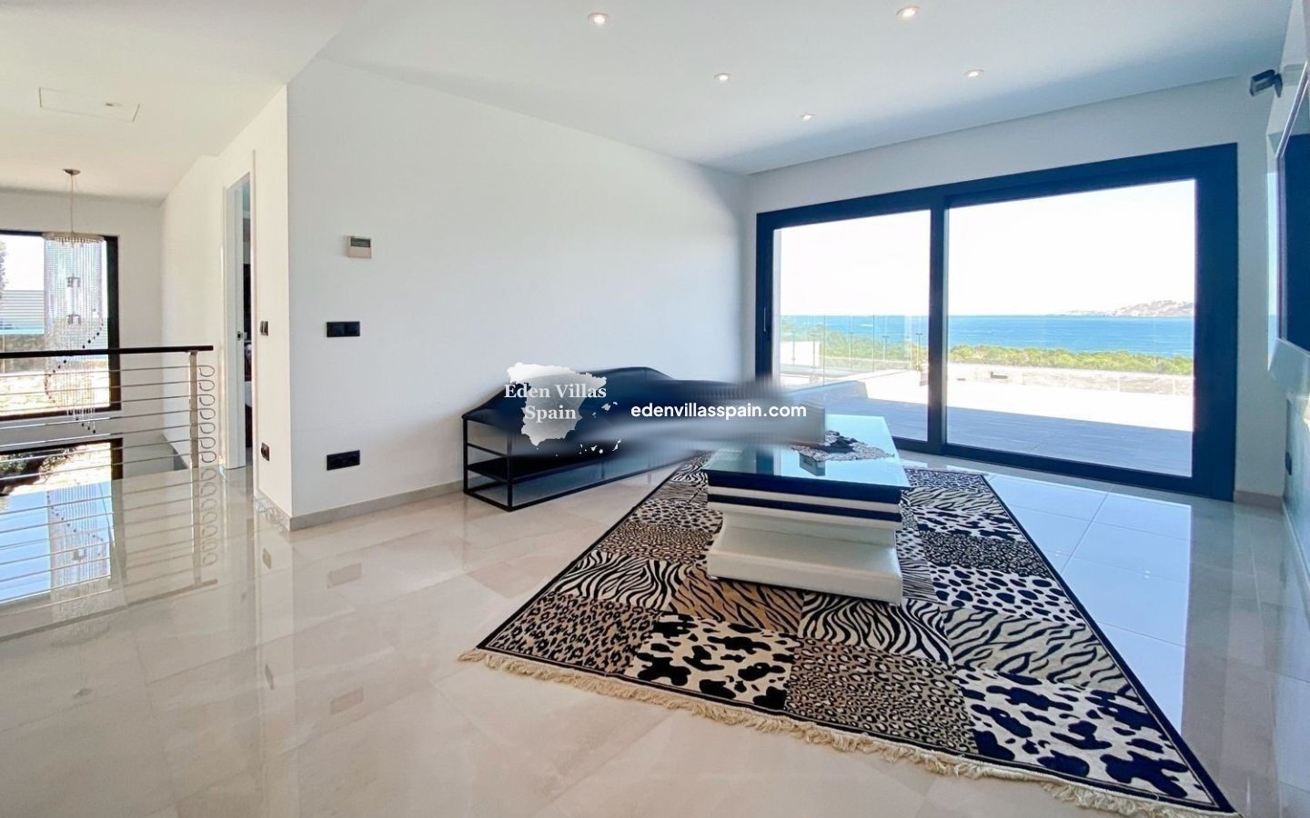 Resale - Coastal Villa - Grifeu