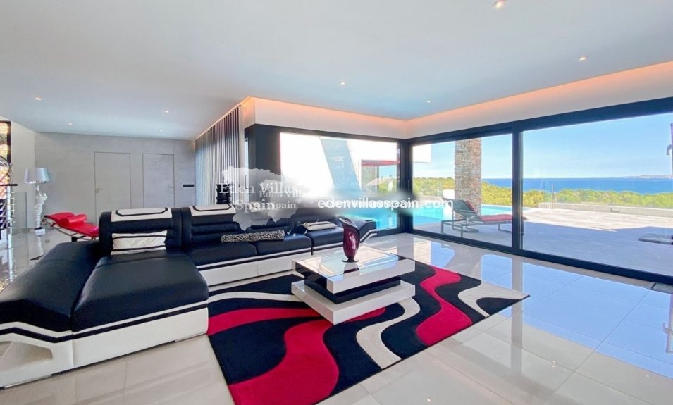 Resale - Coastal Villa - Grifeu