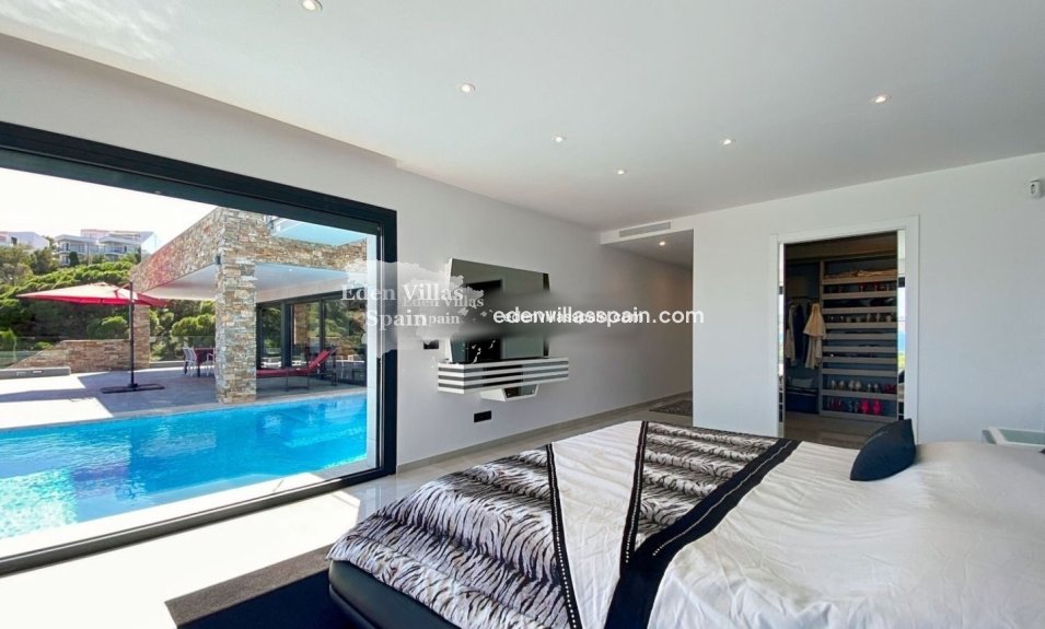 Resale - Coastal Villa - Grifeu