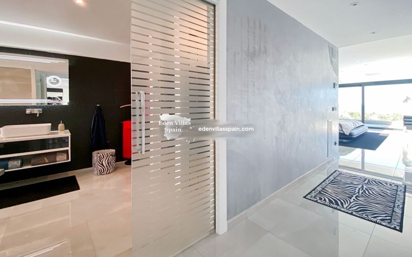 Resale - Coastal Villa - Grifeu