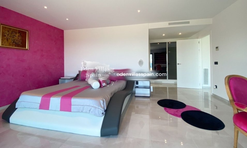 Resale - Coastal Villa - Grifeu