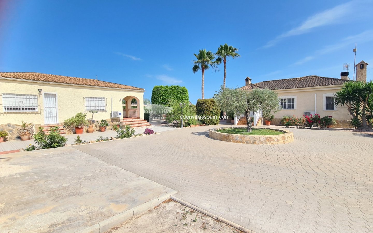 Resale - Coastal Villa - La Marina