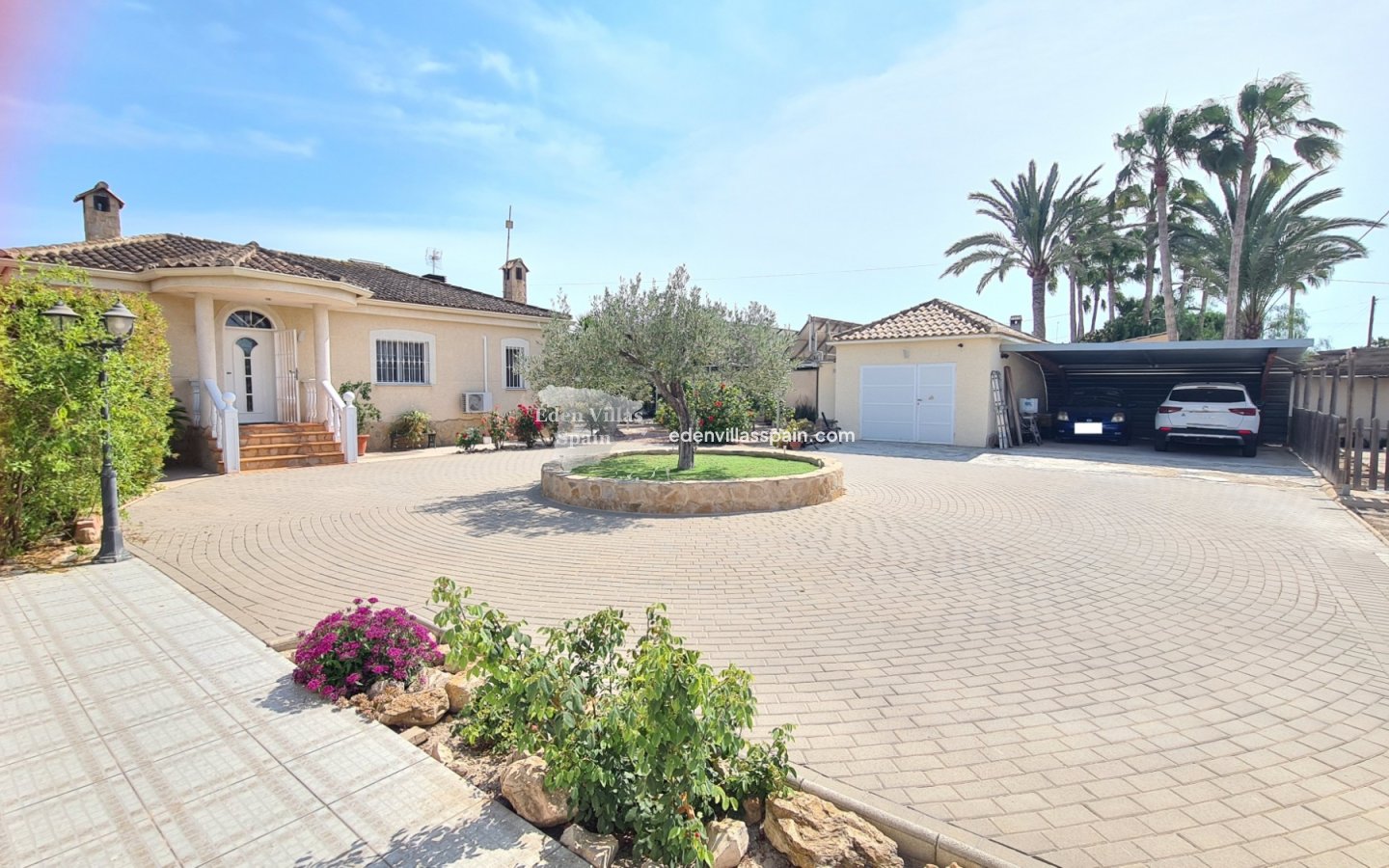 Resale - Coastal Villa - La Marina