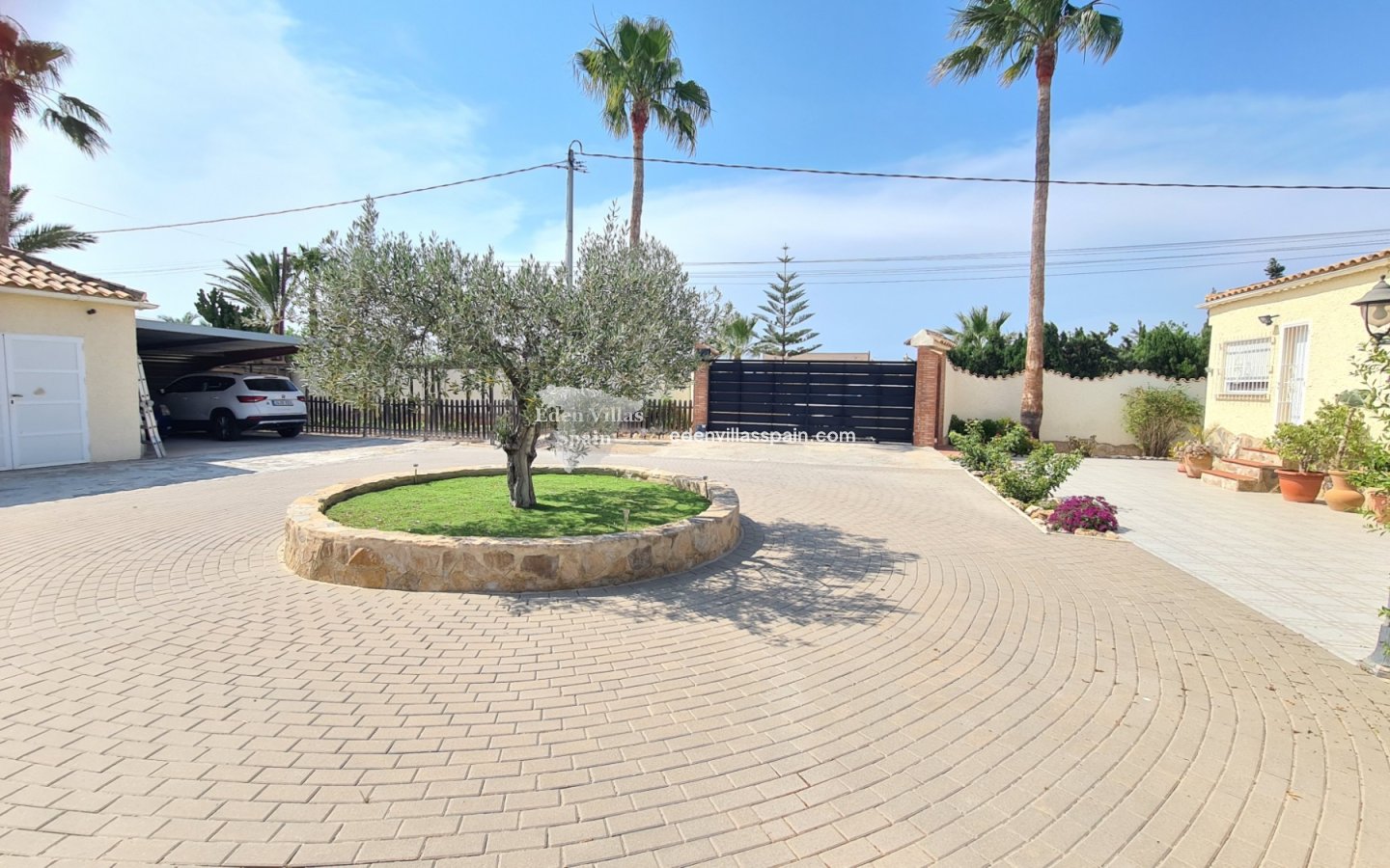 Resale - Coastal Villa - La Marina