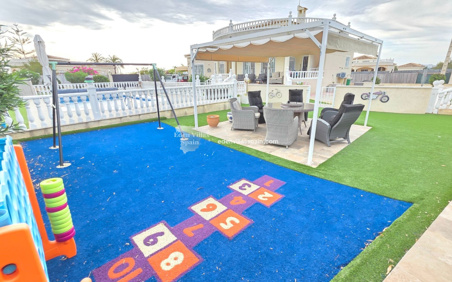 Resale - Coastal Villa - La Marina