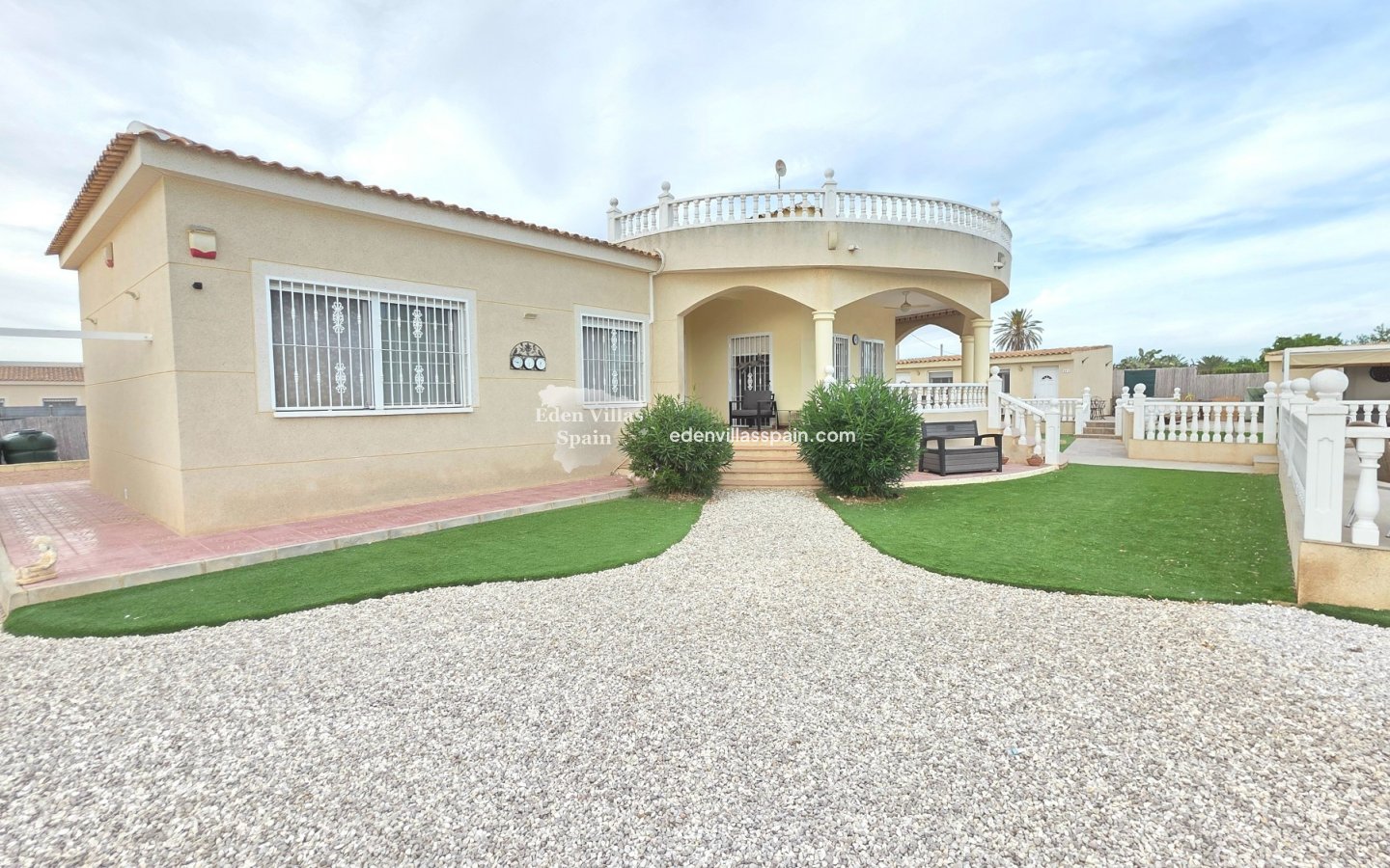Resale - Coastal Villa - La Marina