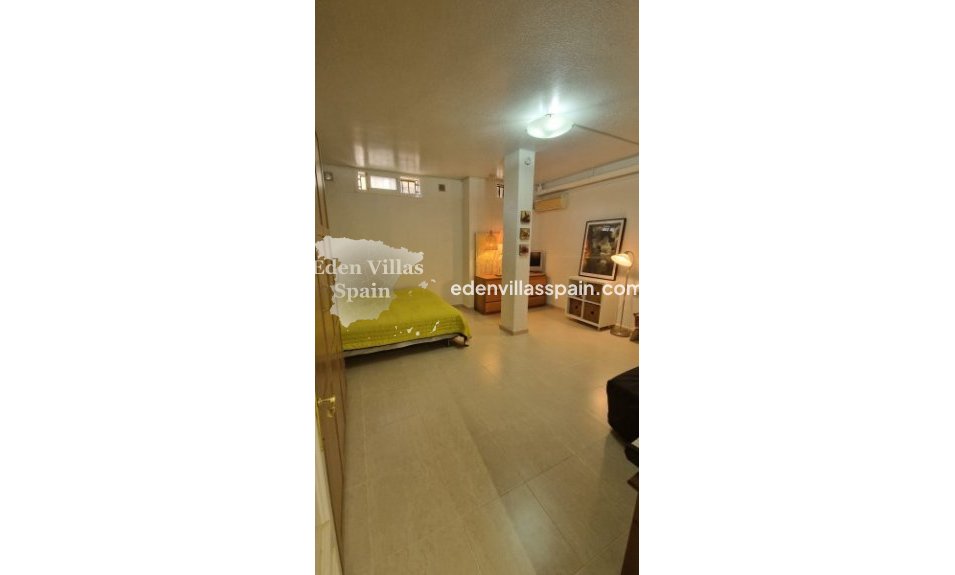 Resale - Coastal Villa - Rojales