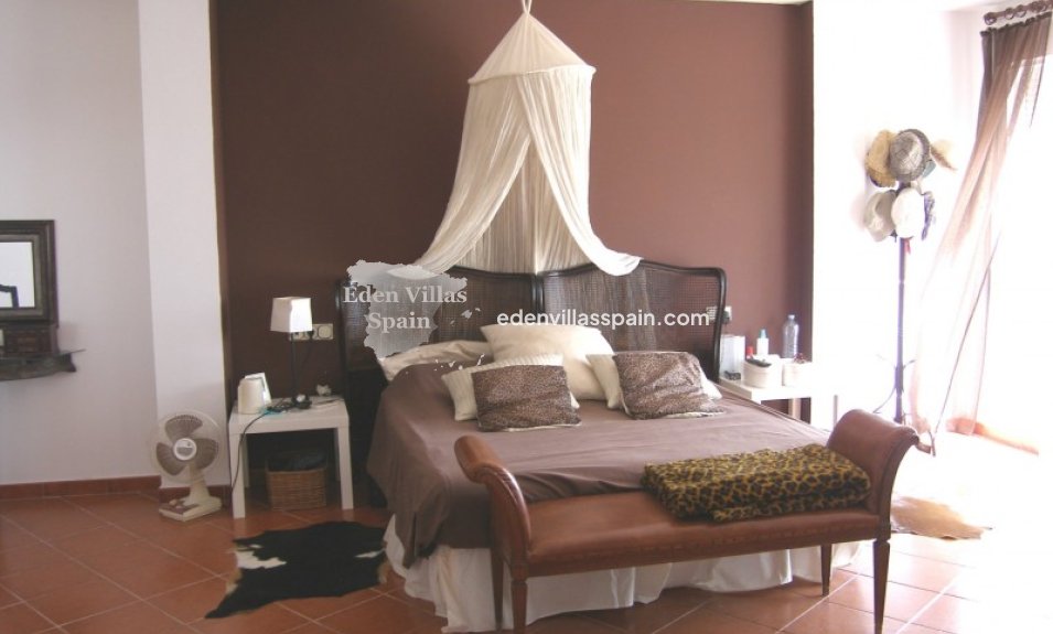Resale - Country House - Alicante