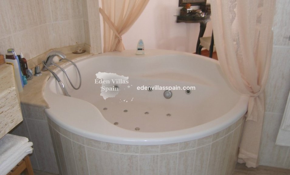 Resale - Country House - Alicante