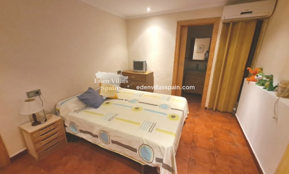 Resale - Country House - Crevillente