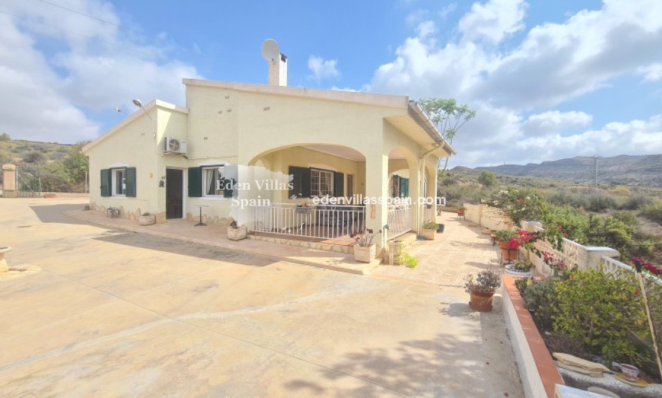 Resale - Country House - Crevillente