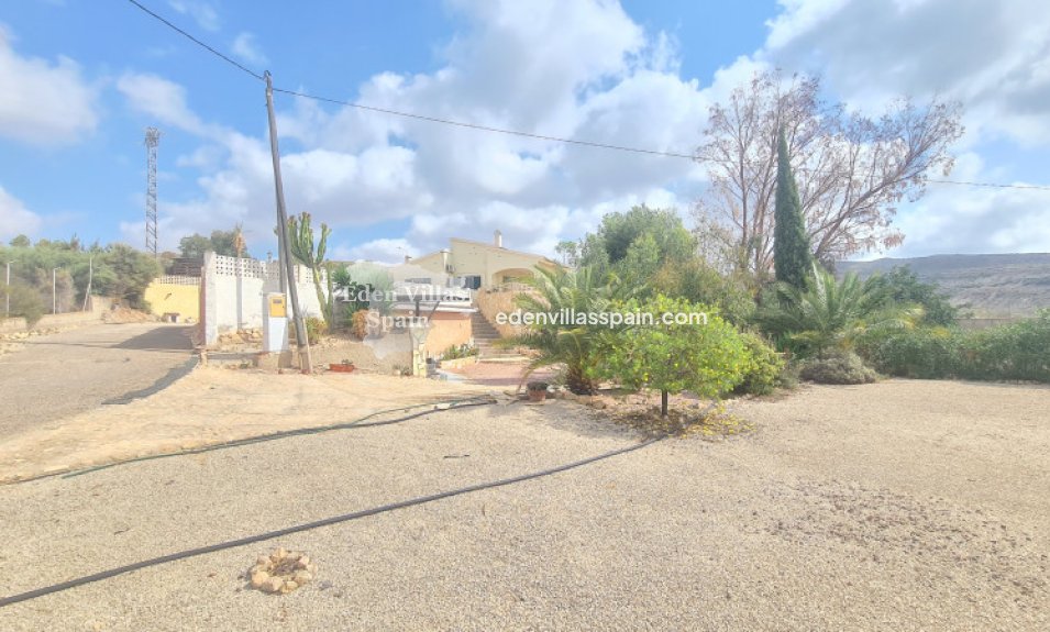 Resale - Country House - Crevillente